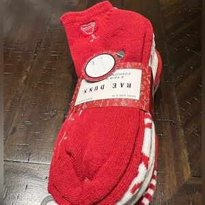 Rae Dunn Women’s Red Christmas Cushioned Quarter Length Socks 6 pairs